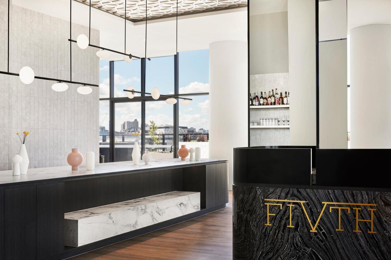 Aparthotel Oakwood Premier Melbourne Exteriér fotografie The bar at 570 Madison Avenue